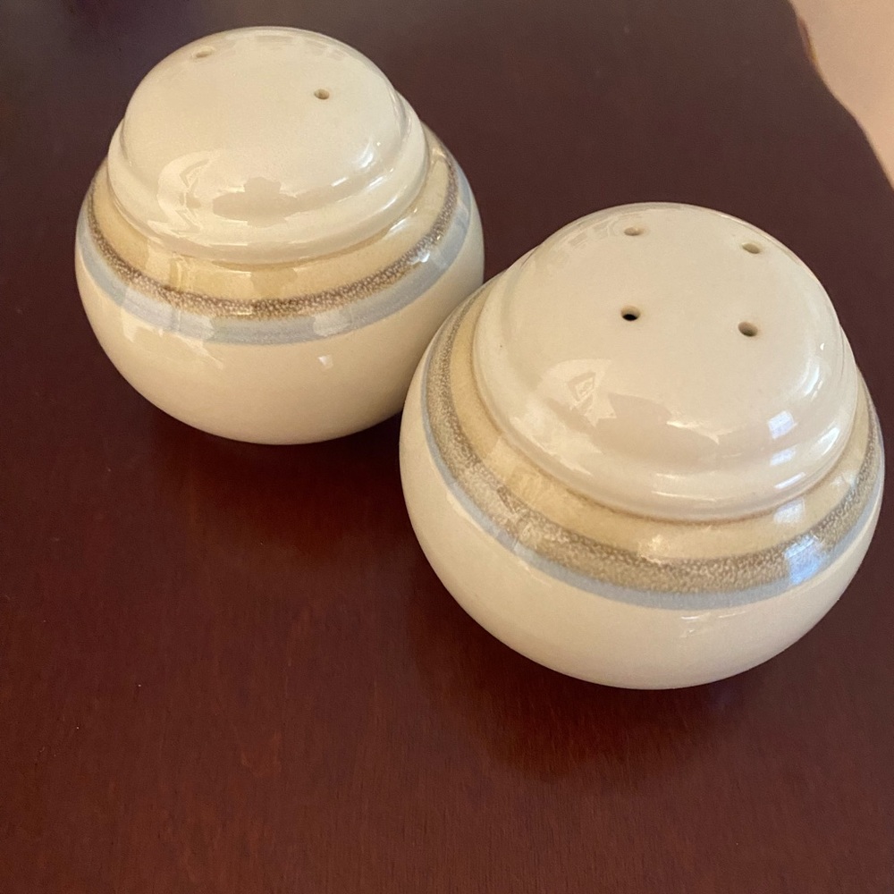 Noritake Cream and Tan Salt and Pepper Shakers